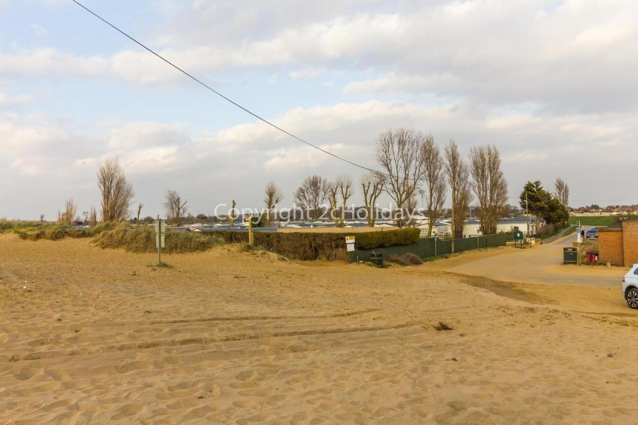 8 Berth Caravan For Hire At Heacham Holiday Park In Norfolk Ref 21024F Hotell Exteriör bild