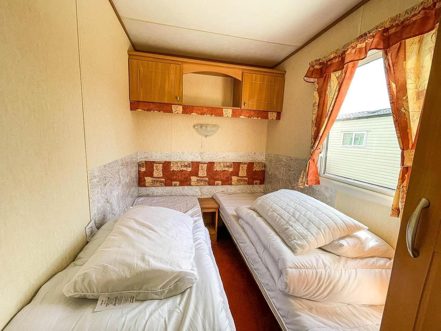 8 Berth Caravan For Hire At Heacham Holiday Park In Norfolk Ref 21024F Hotell Exteriör bild