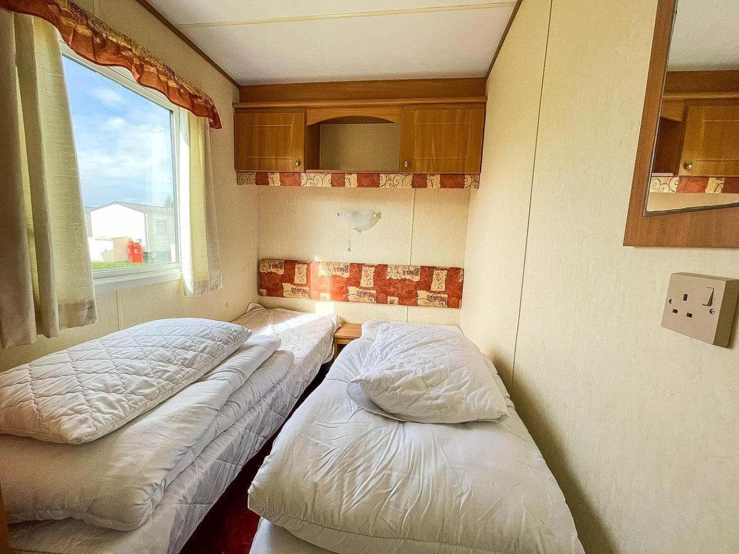 8 Berth Caravan For Hire At Heacham Holiday Park In Norfolk Ref 21024F Hotell Exteriör bild