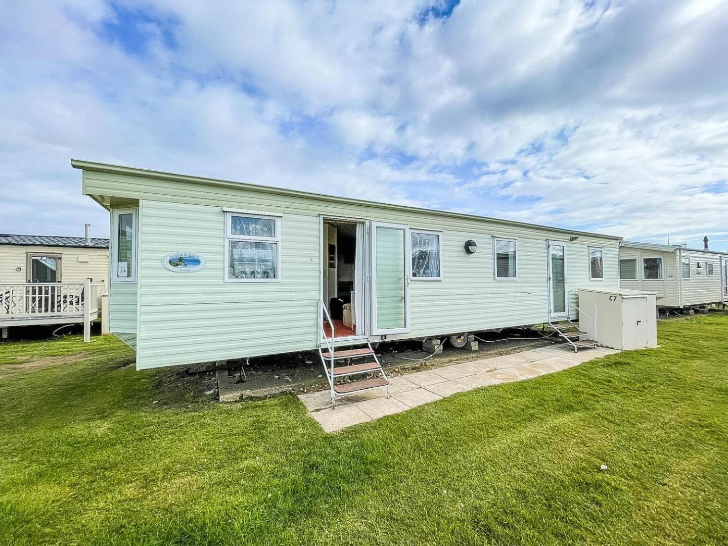 8 Berth Caravan For Hire At Heacham Holiday Park In Norfolk Ref 21024F Hotell Exteriör bild